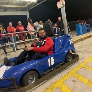 Meet your Posher, Carlos